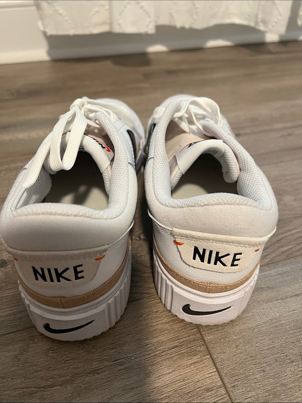 Nike White Low-Top Platform Sneakers with Black Swoosh and Tan Stripe- Size 9 - Picture 5 of 6